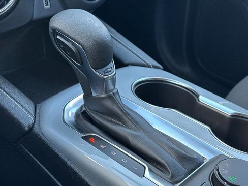 Used 2025 Chevrolet Blazer LT image 19