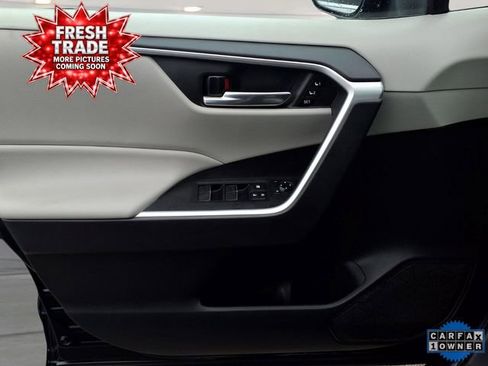 Used 2021 Toyota RAV4 XLE Premium AWD/4WD image 19