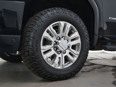 Used 2020 GMC Sierra 3500 Denali w/ Denali Ultimate Package image 28