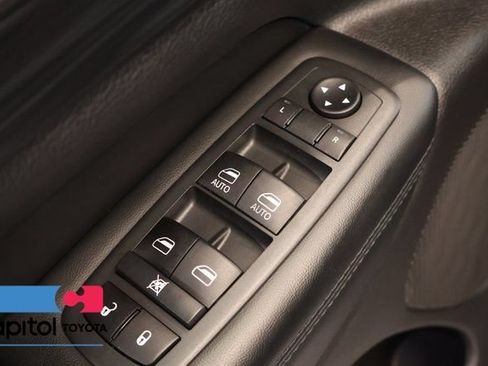 Used 2020 Jeep Grand Cherokee Laredo w/ Security & Convenience Group AWD/4WD image 10