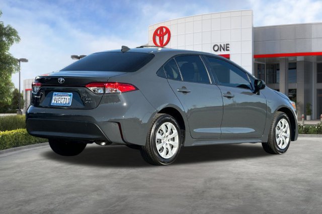 Used 2026 Toyota Corolla LE FWD image 4
