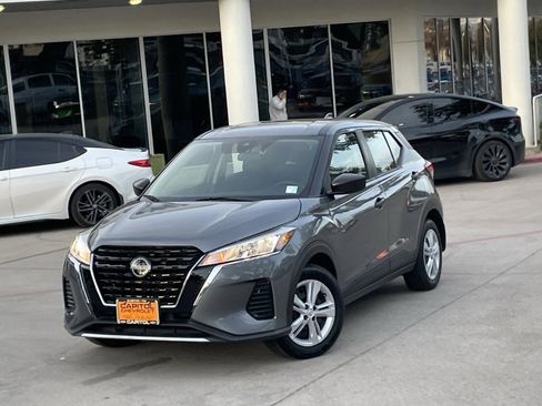 Used 2024 Nissan Kicks S image 9