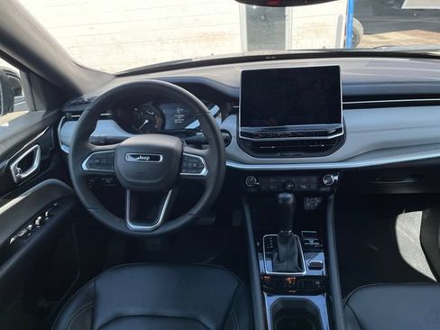 Used 2025 Jeep Compass Limited AWD/4WD image 12