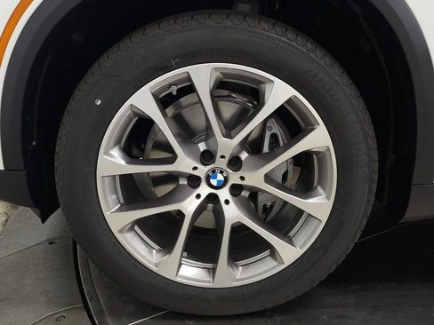 Used 2026 BMW X5 xDrive40i w/ Climate Comfort Package image 8