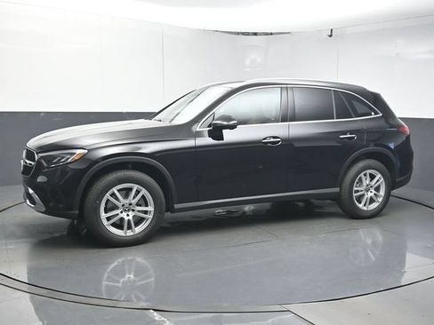 Used 2026 Mercedes-Benz GLC 300 image 4