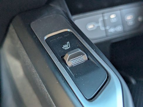 Certified 2025 Kia Sorento EX image 30