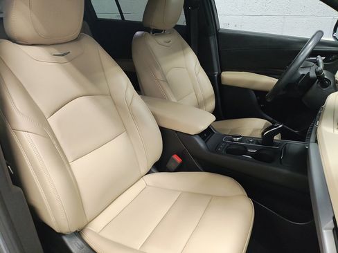 Used 2024 Cadillac XT4 Premium Luxury image 10
