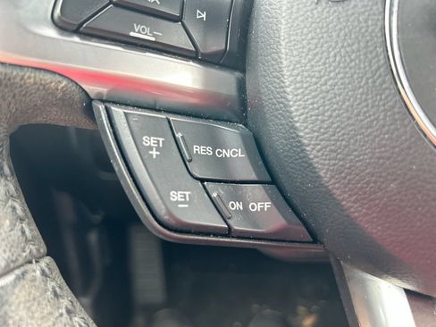 Used 2019 Ford Mustang Coupe RWD image 16