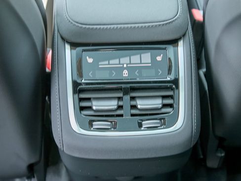 New 2025 Volvo XC90 B6 Plus w/ Protection Package image 21