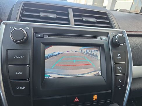 Used 2017 Toyota Camry SE image 25