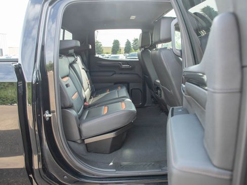 Used 2024 GMC Sierra 1500 AT4 w/ Technology Package AWD/4WD image 12