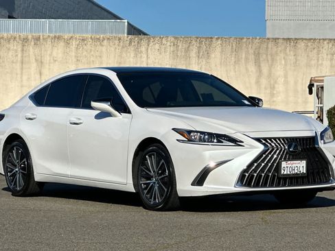 Used 2025 Lexus ES 350 w/ Premium Package image 5