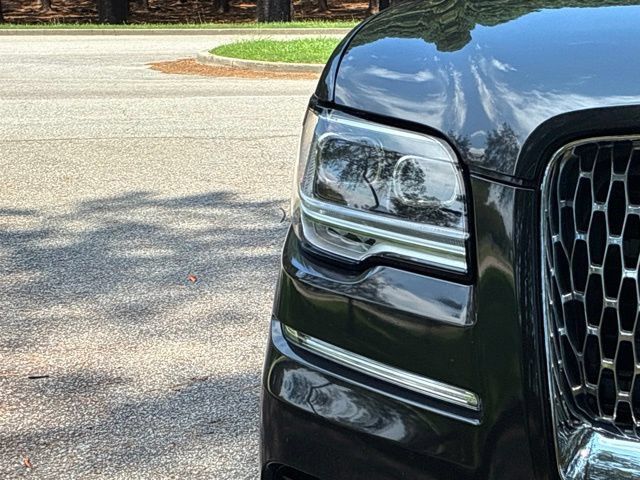 Certified 2023 Lincoln Navigator Reserve AWD/4WD image 9