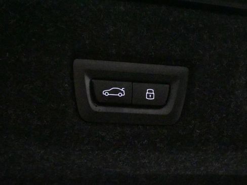 Used 2026 BMW 530i xDrive w/ Premium Package image 39