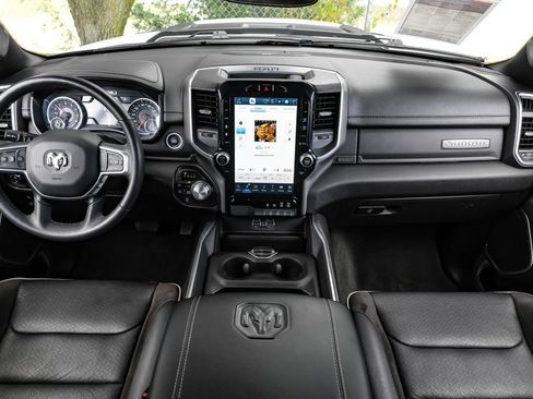 Used 2023 RAM 1500 Laramie AWD/4WD image 5