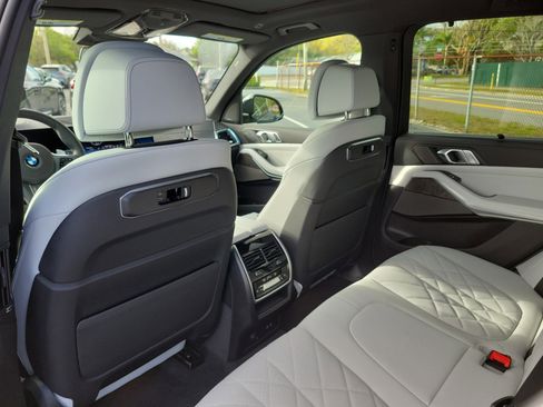 New 2026 BMW X5 xDrive40i w/ M Sport Package image 9