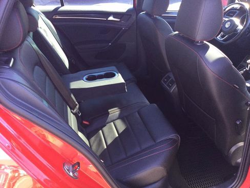 Used 2017 Volkswagen GTI SE image 21