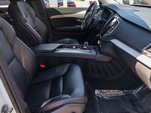 Used 2023 Volvo XC90 B5 Core image 18