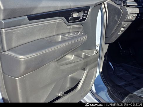 Used 2023 Honda Odyssey Elite image 11