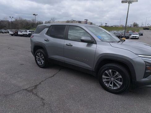 Used 2025 Chevrolet Equinox LT image 7