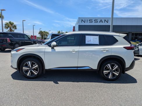 Certified 2023 Nissan Rogue SL w/ SL Premium Package FWD image 7