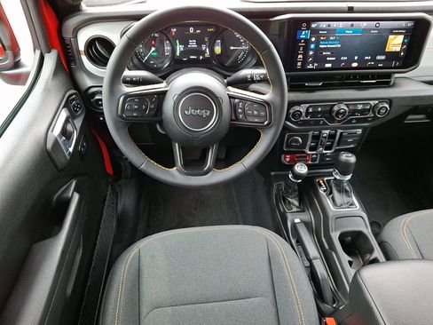Used 2024 Jeep Wrangler Unlimited AWD/4WD image 11