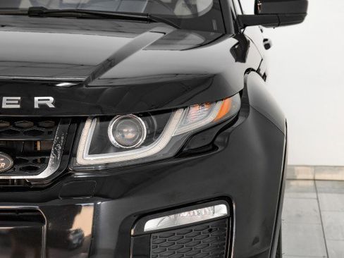 Used 2017 Land Rover Range Rover Evoque SE Premium image 45