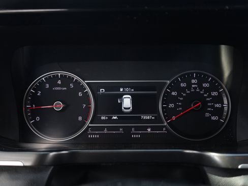 Used 2023 Kia Sorento LX FWD image 12