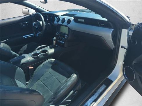 Used 2017 Ford Mustang Premium image 19