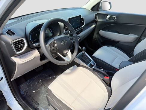 Used 2026 Hyundai Venue SEL image 23