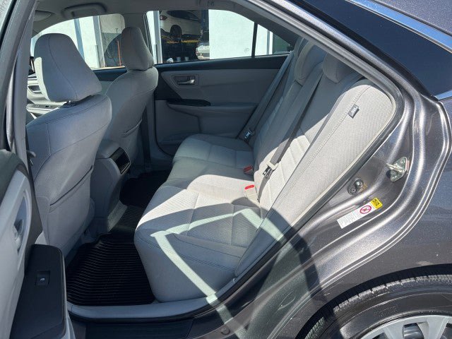Used 2017 Toyota Camry LE FWD image 33