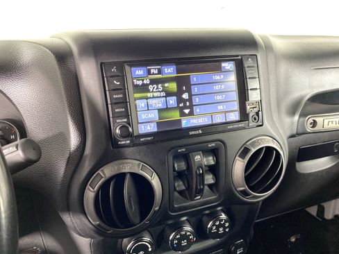 Used 2013 Jeep Wrangler Moab image 20