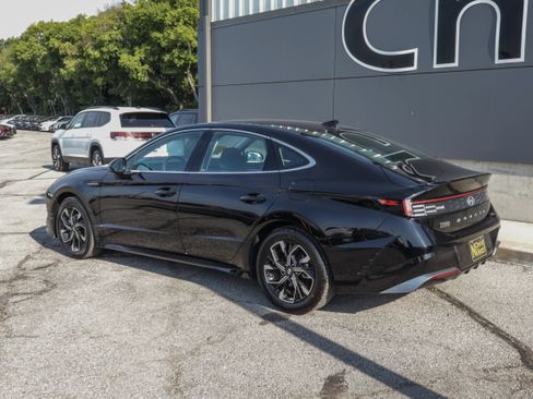 Used 2025 Hyundai Sonata SEL FWD image 6