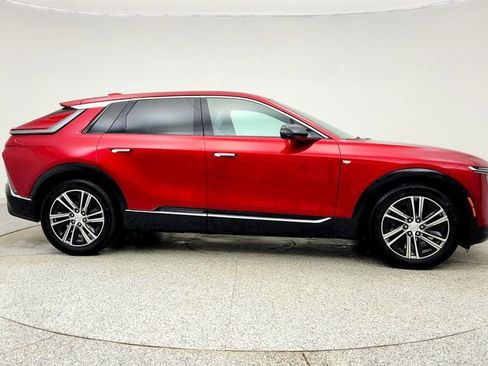 Used 2024 Cadillac Lyriq Luxury image 4