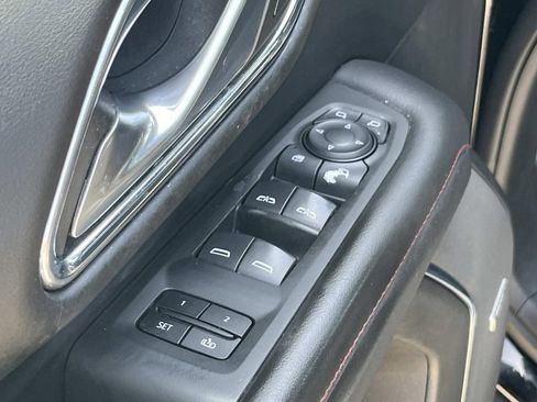 Used 2022 Chevrolet Suburban RST w/ Luxury Package image 26