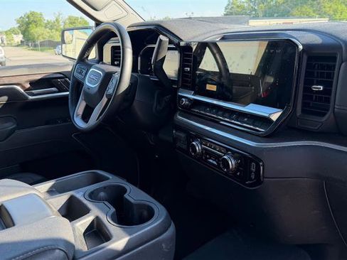 Used 2026 GMC Sierra 1500 SLT image 21