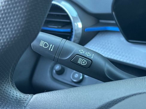 Used 2024 Chevrolet Trax LT image 36