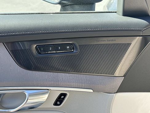 New 2026 Volvo XC90 T8 Ultra w/ Protection Package Premier image 12