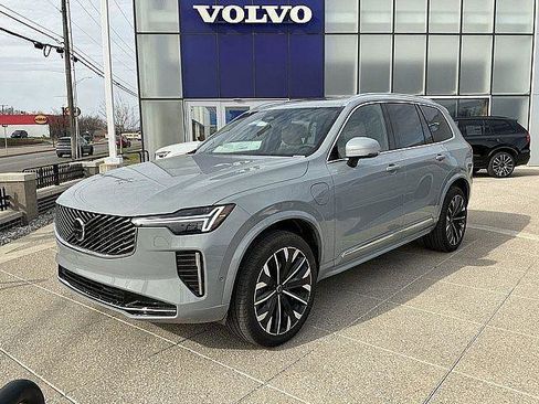 New 2026 Volvo XC90 T8 Plus w/ Protection Package Premier AWD/4WD image 3
