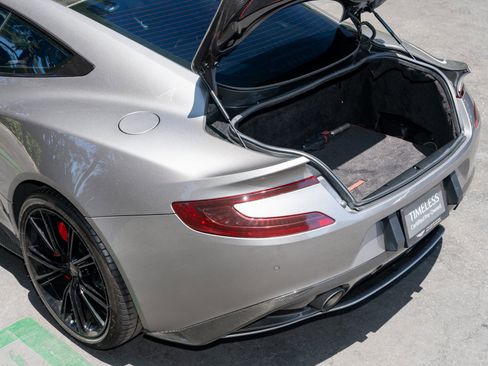 Used 2014 Aston Martin Vanquish Coupe image 11