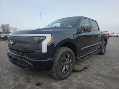 Used 2025 Ford F150 Lightning Flash image 4