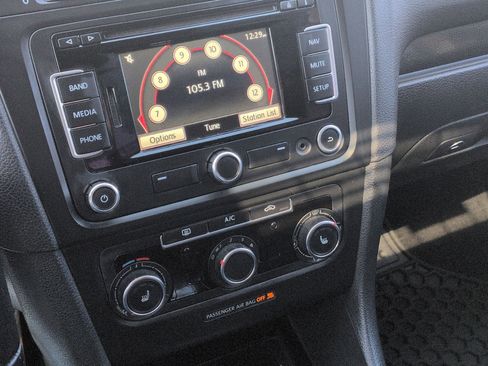 Used 2014 Volkswagen GTI Wolfsburg Edition image 26