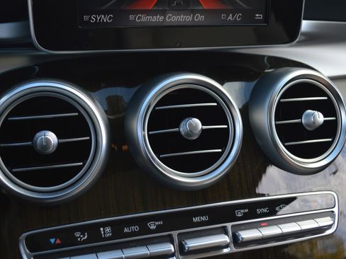 Used 2018 Mercedes-Benz C 300 C 300 image 22