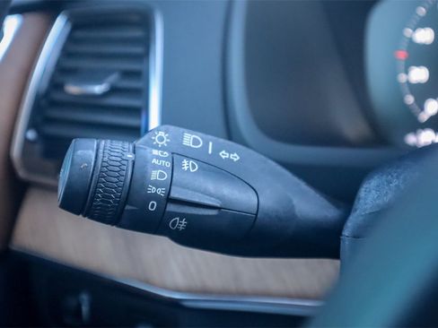 Used 2022 Volvo XC90 T6 Momentum w/ Advanced Package image 14