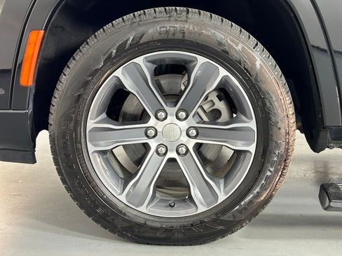 Used 2024 Jeep Grand Wagoneer L 4WD image 42