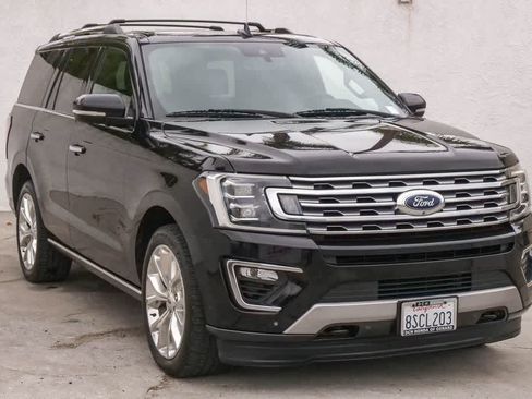 Used 2019 Ford Expedition Limited w/ Equipment Group 302A AWD/4WD image 3