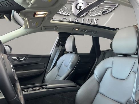 Used 2024 Volvo XC60 B5 Core image 9