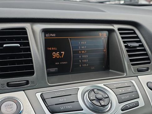 Used 2011 Nissan Murano SV image 16