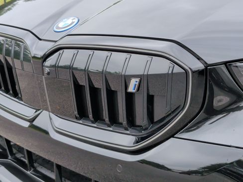 New 2027 BMW i5 M60 w/ M Sport Package AWD/4WD image 13