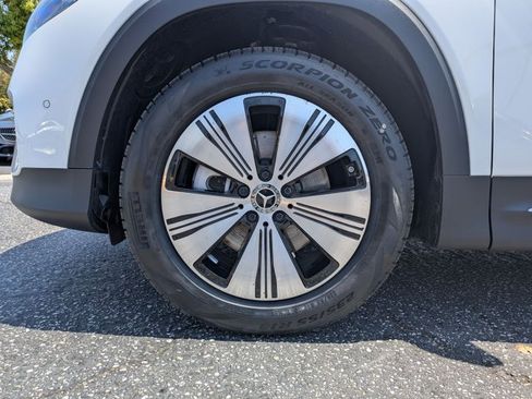 Certified 2024 Mercedes-Benz EQB 300 4MATIC image 25